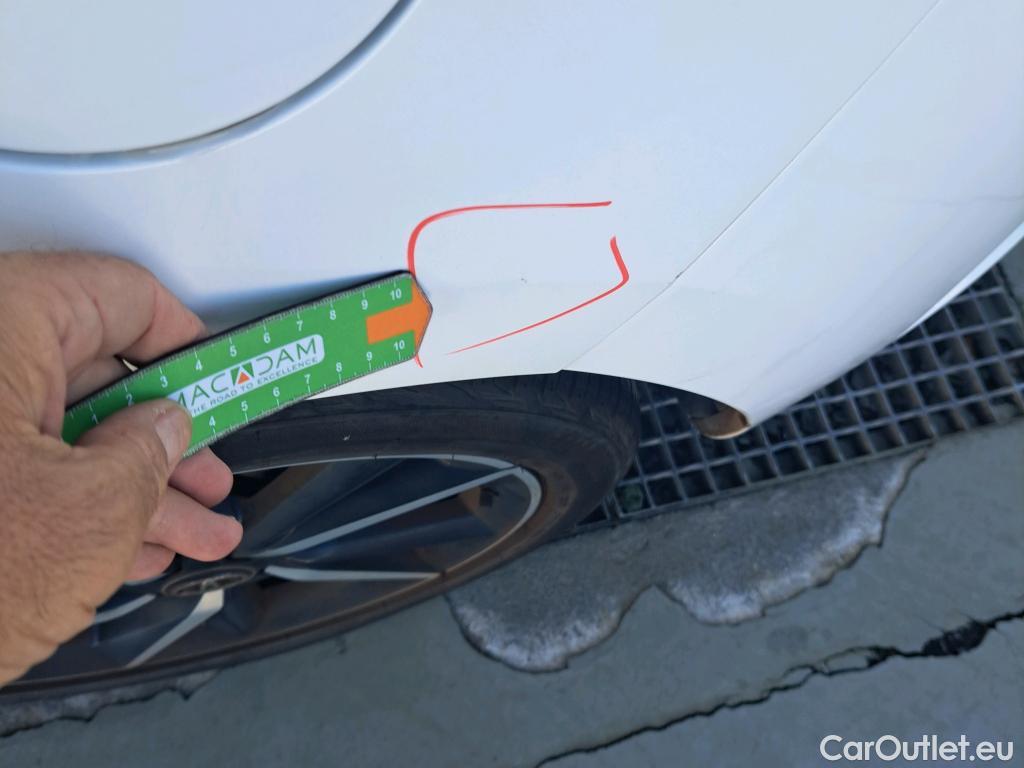  Toyota  Auris TOYOTA  5p 2G berlina con portón 1.8 140H Hybrid Feel! Edition #9