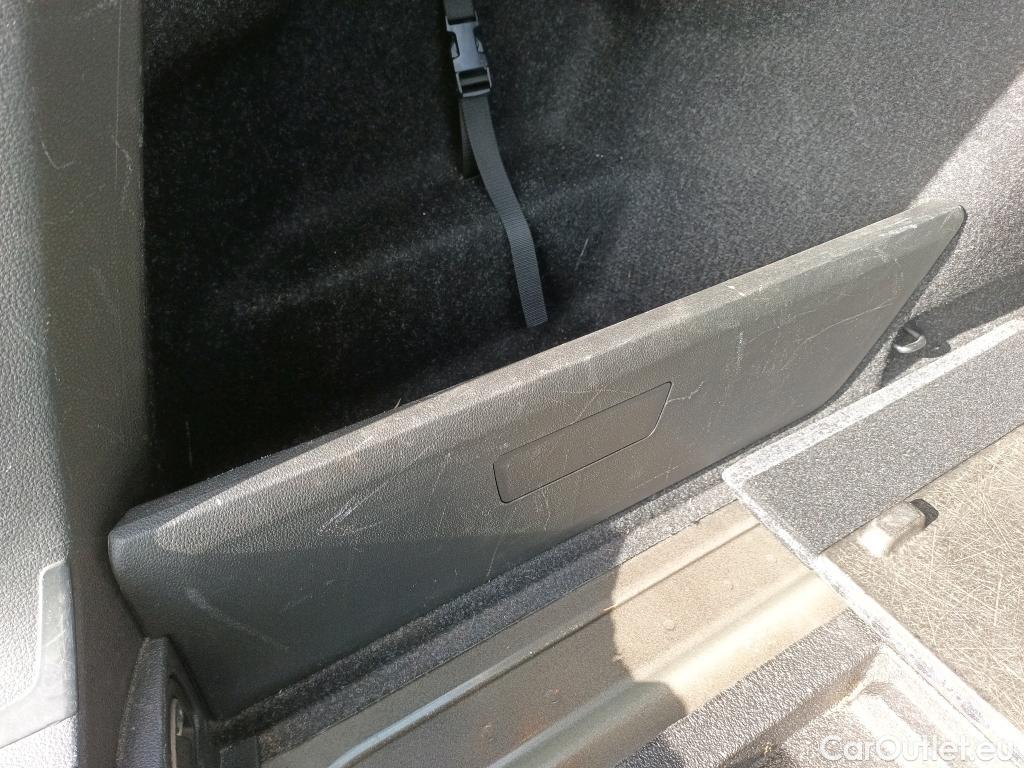  Skoda  Octavia SKODA  / 2020 / 5P / familiar Combi 2.0 TDI 85kW(115CV) DSG Ambition #16