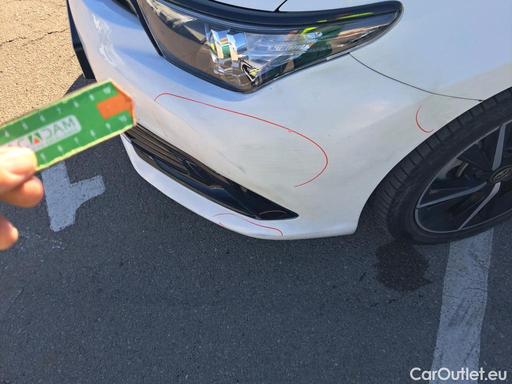  Toyota  Auris TOYOTA  5p 2G berlina con portón 1.8 140H Hybrid Feel! Edition #18