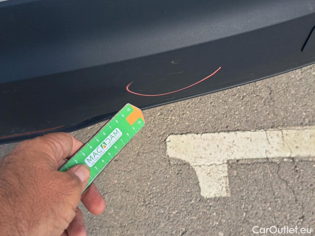  Toyota  C-HR TOYOTA  / 2019 / 5P / todoterreno 1.8 125H Active #24