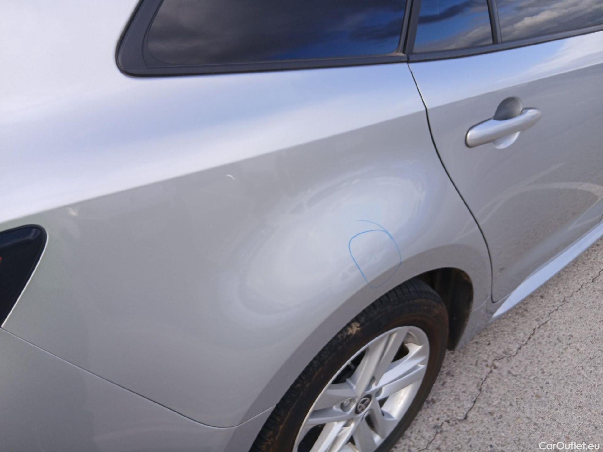  Toyota  Corolla TOYOTA  / 2019 / 5P / familiar 1.8 125H ACTIVE TECH E-CVT TOU SPORT #25