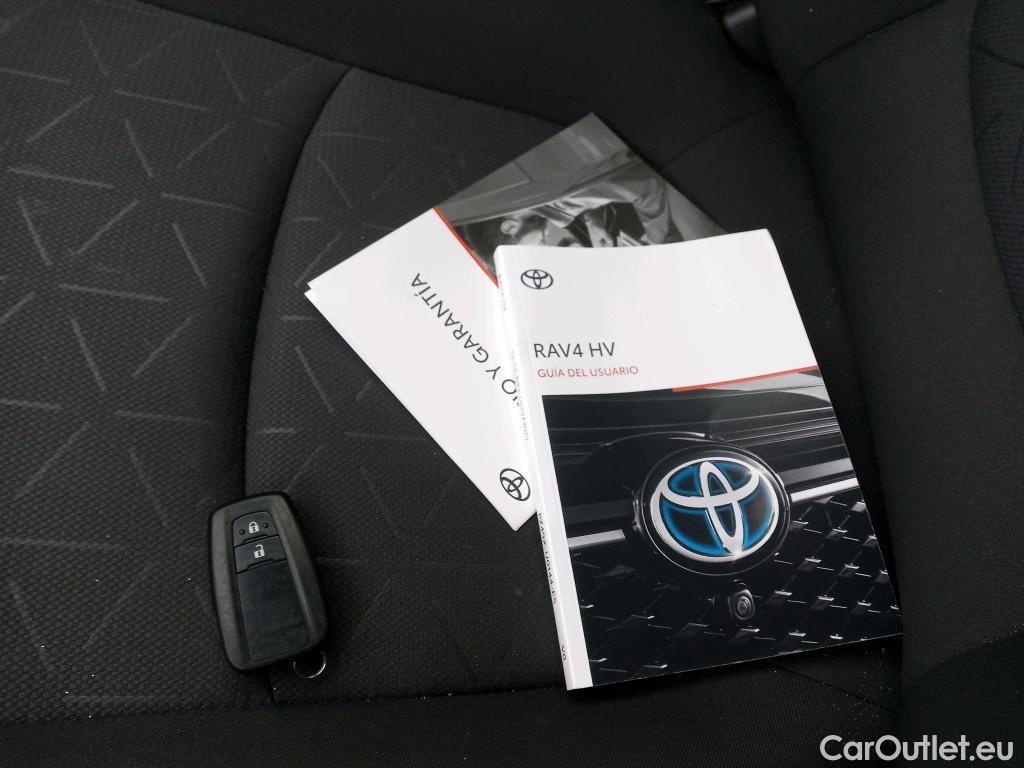  Toyota  RAV4 TOYOTA  / 2018 / 5P / todoterreno 2.5l 220H Advance #11