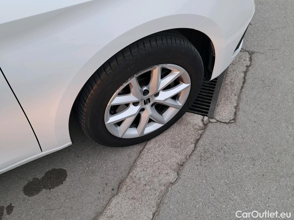  Seat  Leon SEAT Nuevo León / 2020 / 5P / familiar SP 2.0 TDI 85kW Style #9