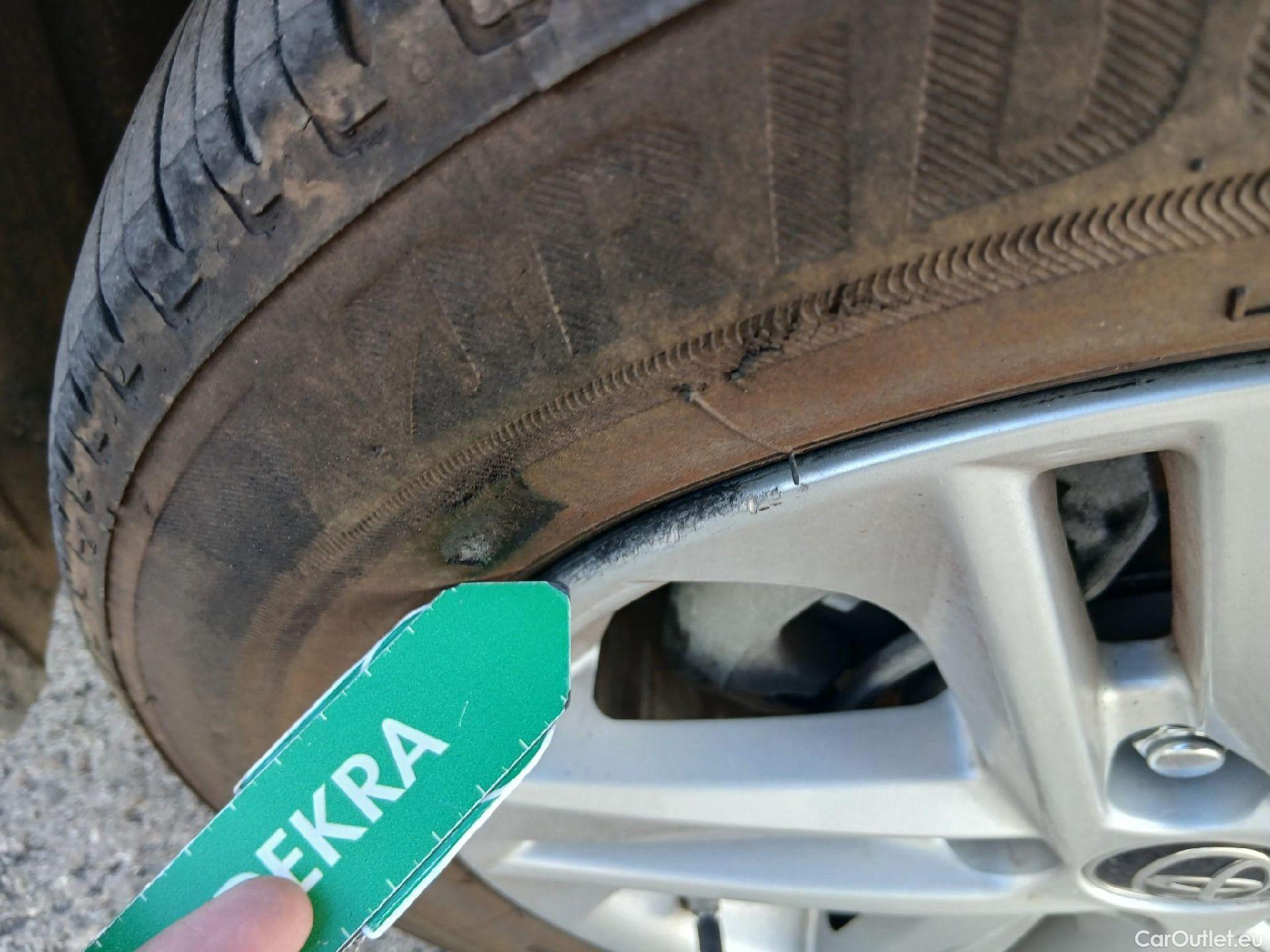  Toyota  Corolla TOYOTA  / 2019 / 5P / familiar 1.8 125H ACTIVE TECH E-CVT TOU SPORT #4