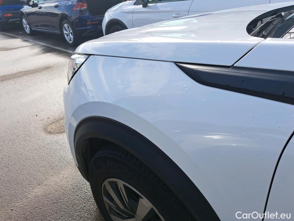  Peugeot  2008 PEUGEOT  / 2019 / 5P / todoterreno Active BlueHDI 81kW (110CV) #26