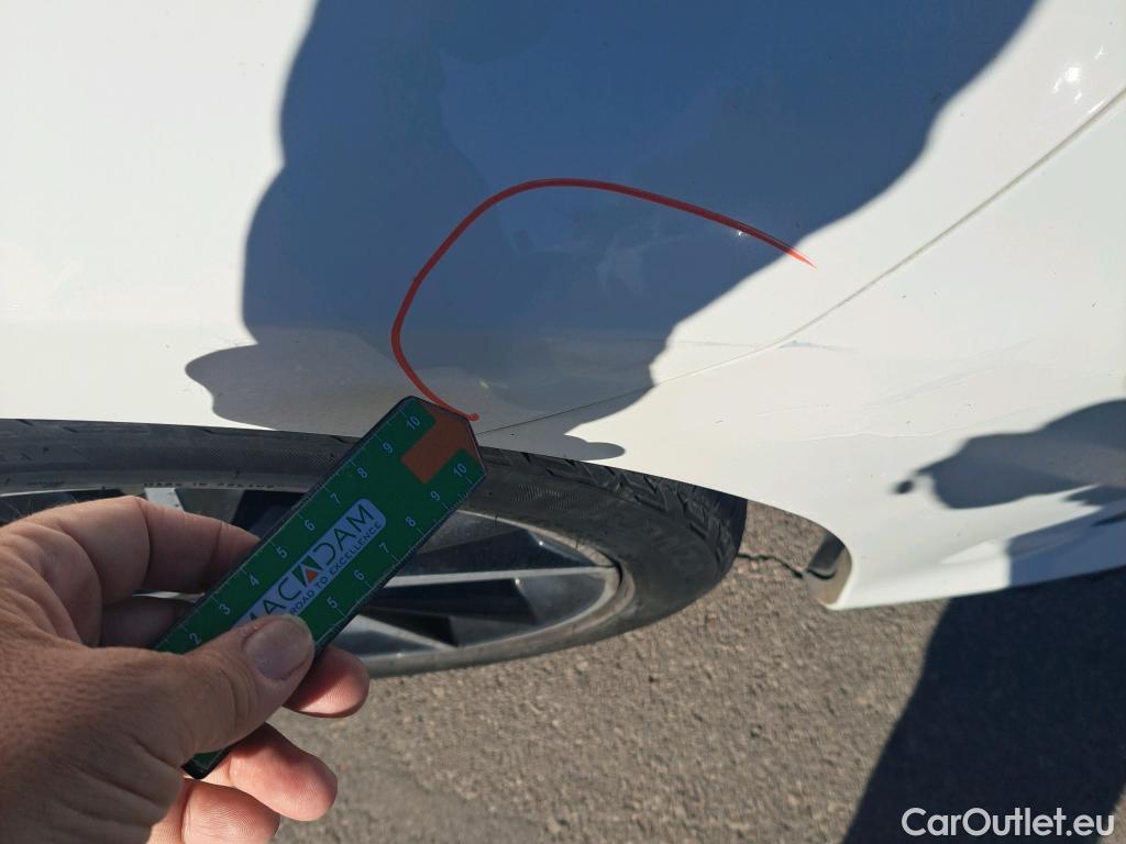  Toyota  Auris TOYOTA  5p 2G berlina con portón 1.8 140H Hybrid Feel! Edition #15