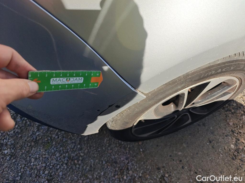  Renault  Scenic RENAULT SCÉNIC 5p 3G monovolumen compacto BOSE Energy dCi 130 eco2 Euro 6 #48