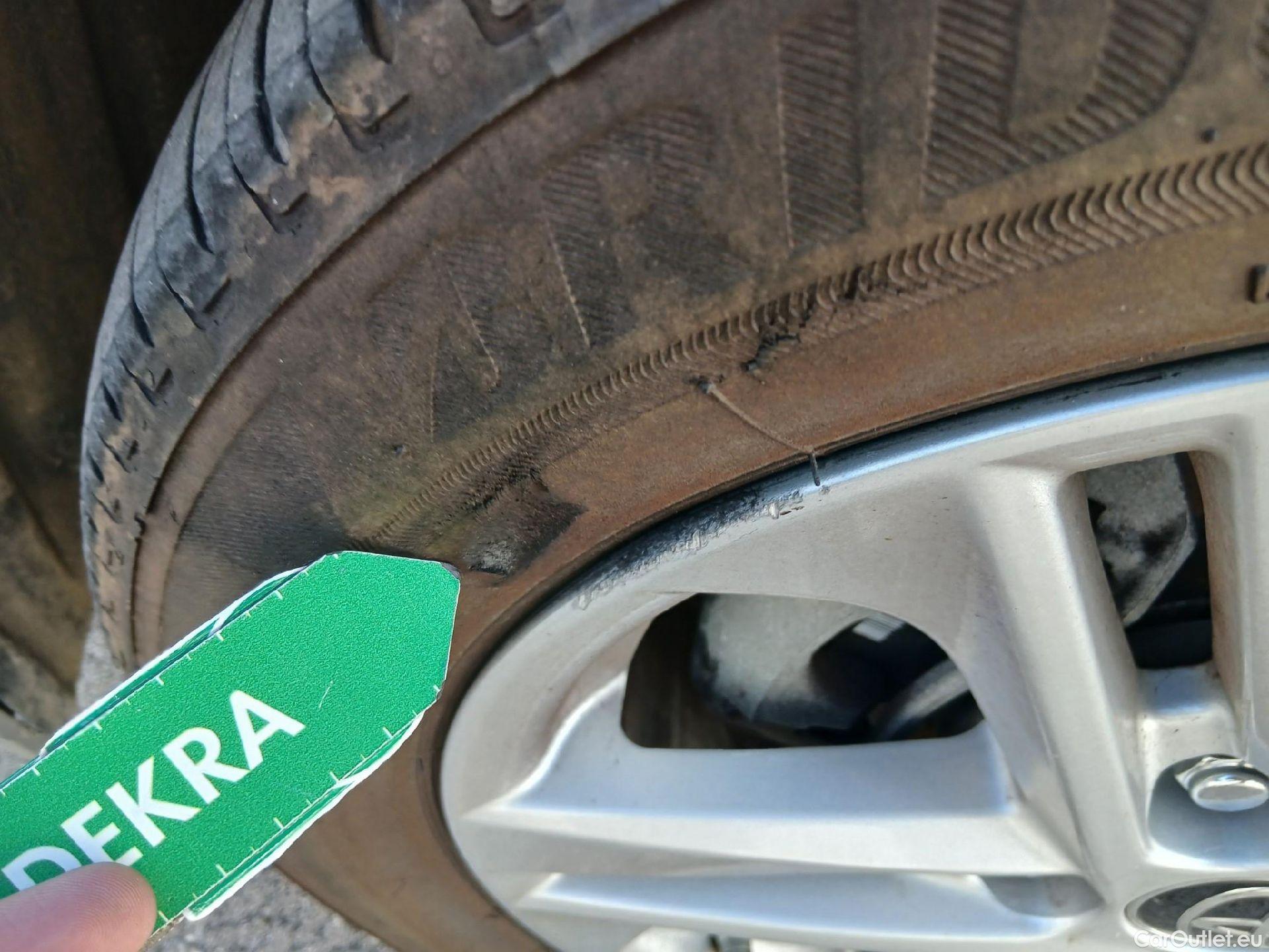  Toyota  Corolla TOYOTA  / 2019 / 5P / familiar 1.8 125H ACTIVE TECH E-CVT TOU SPORT #3