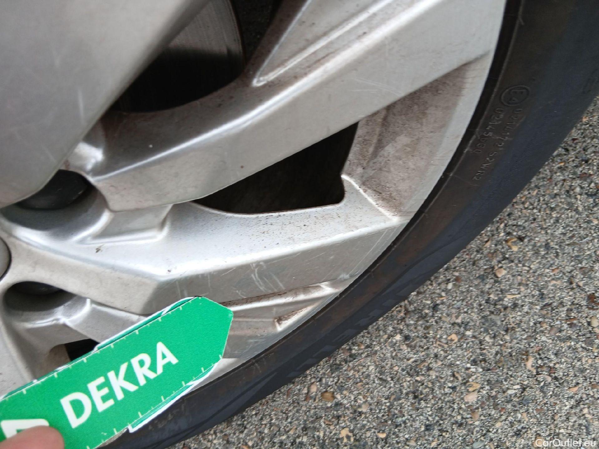  Peugeot  3008 PEUGEOT  / 2020 / 5P / todoterreno 1.2 PureTech 96KW S&S Active Pack #6