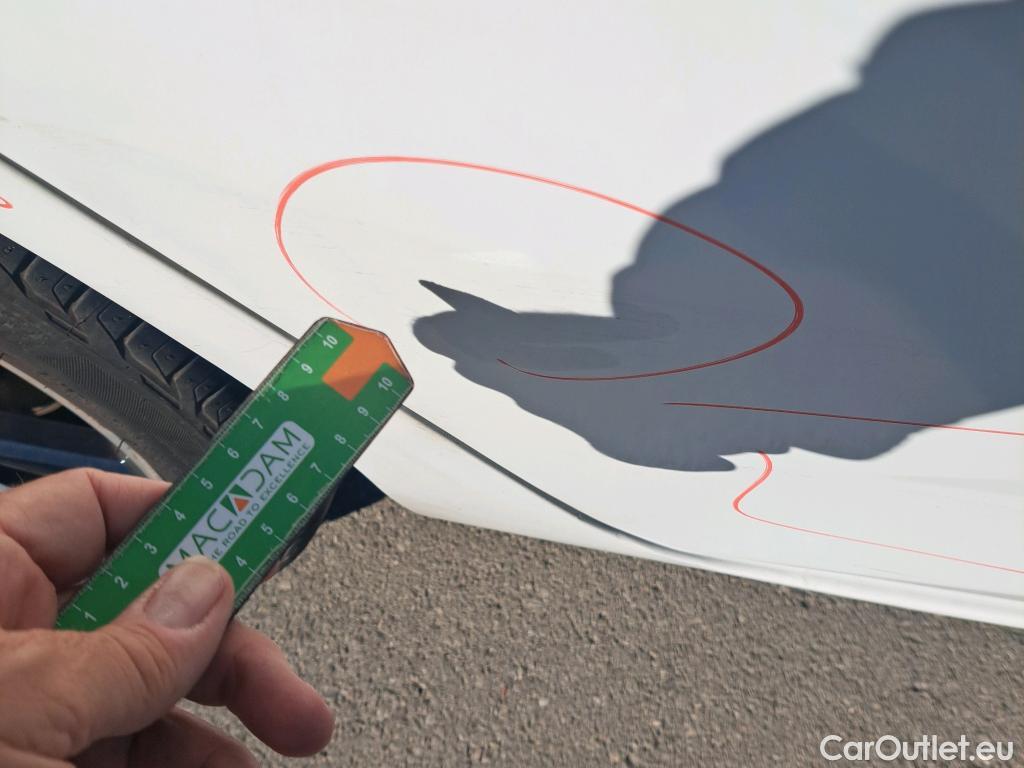  Toyota  Auris TOYOTA  5p 2G berlina con portón 1.8 140H Hybrid Feel! Edition #3