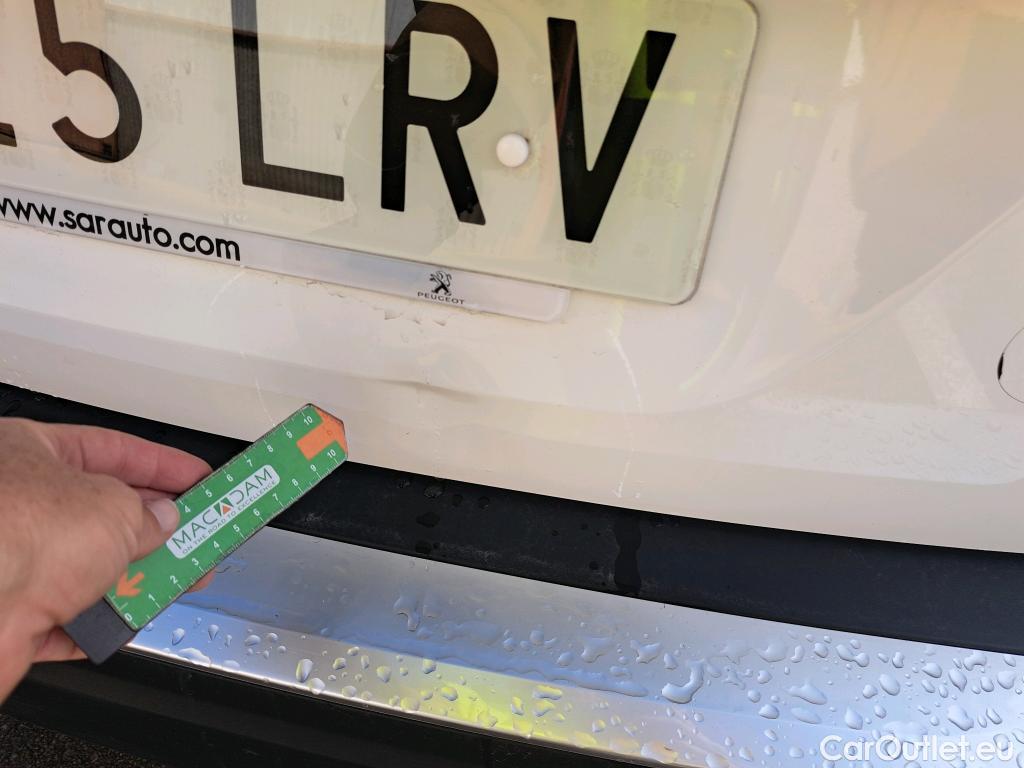  Peugeot  2008 PEUGEOT  / 2019 / 5P / todoterreno Active BlueHDI 81kW (110CV) #4