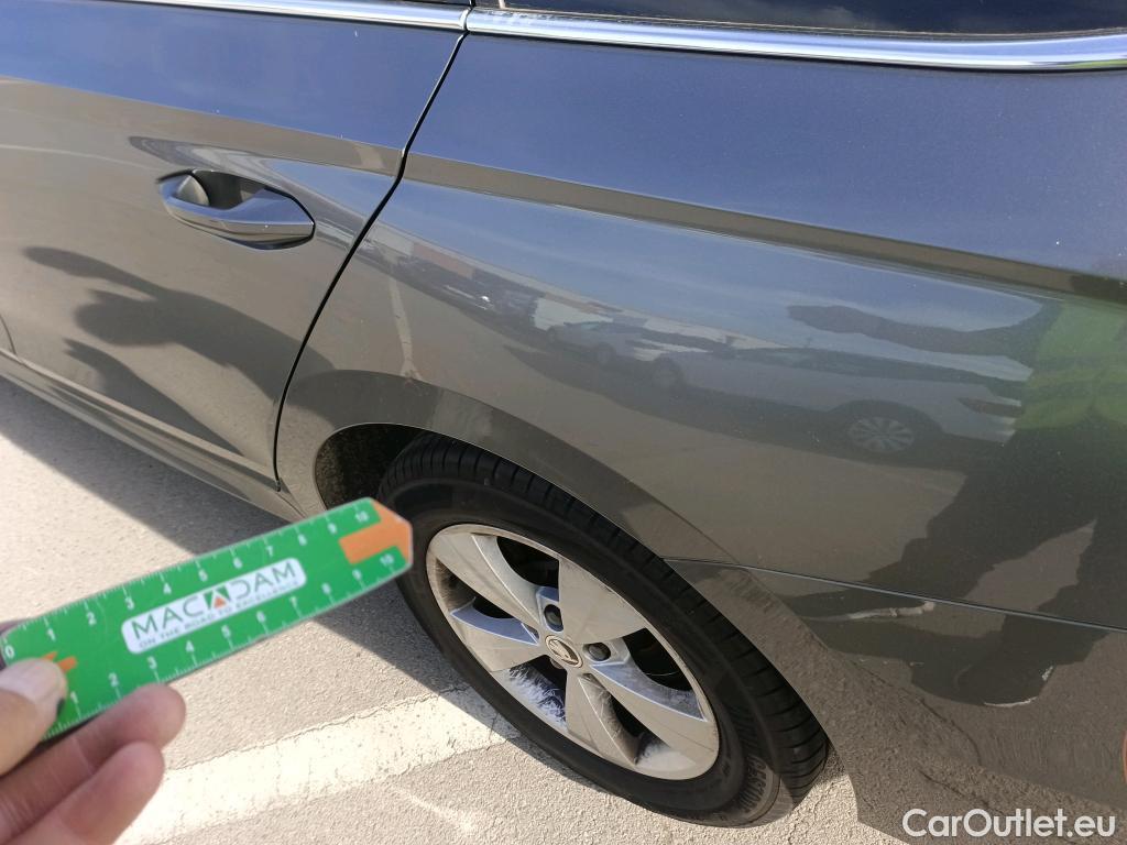  Skoda  Octavia SKODA  / 2020 / 5P / familiar Combi 2.0 TDI 85kW(115CV) DSG Ambition #7