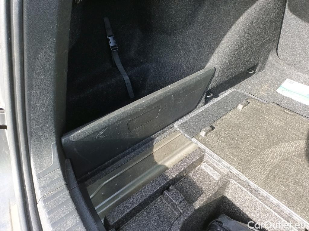  Skoda  Octavia SKODA  / 2020 / 5P / familiar Combi 2.0 TDI 85kW(115CV) DSG Ambition #15