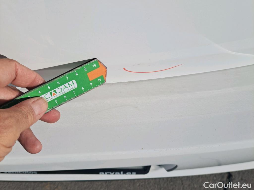  Toyota  Auris TOYOTA  5p 2G berlina con portón 1.8 140H Hybrid Feel! Edition #33