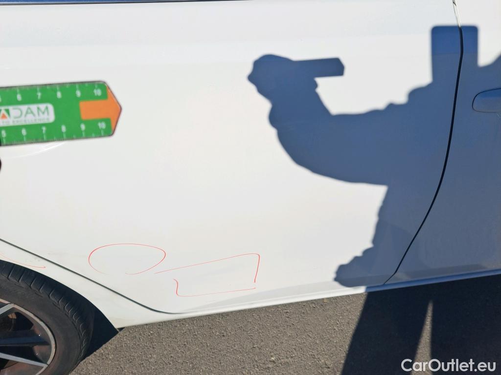  Toyota  Auris TOYOTA  5p 2G berlina con portón 1.8 140H Hybrid Feel! Edition #1