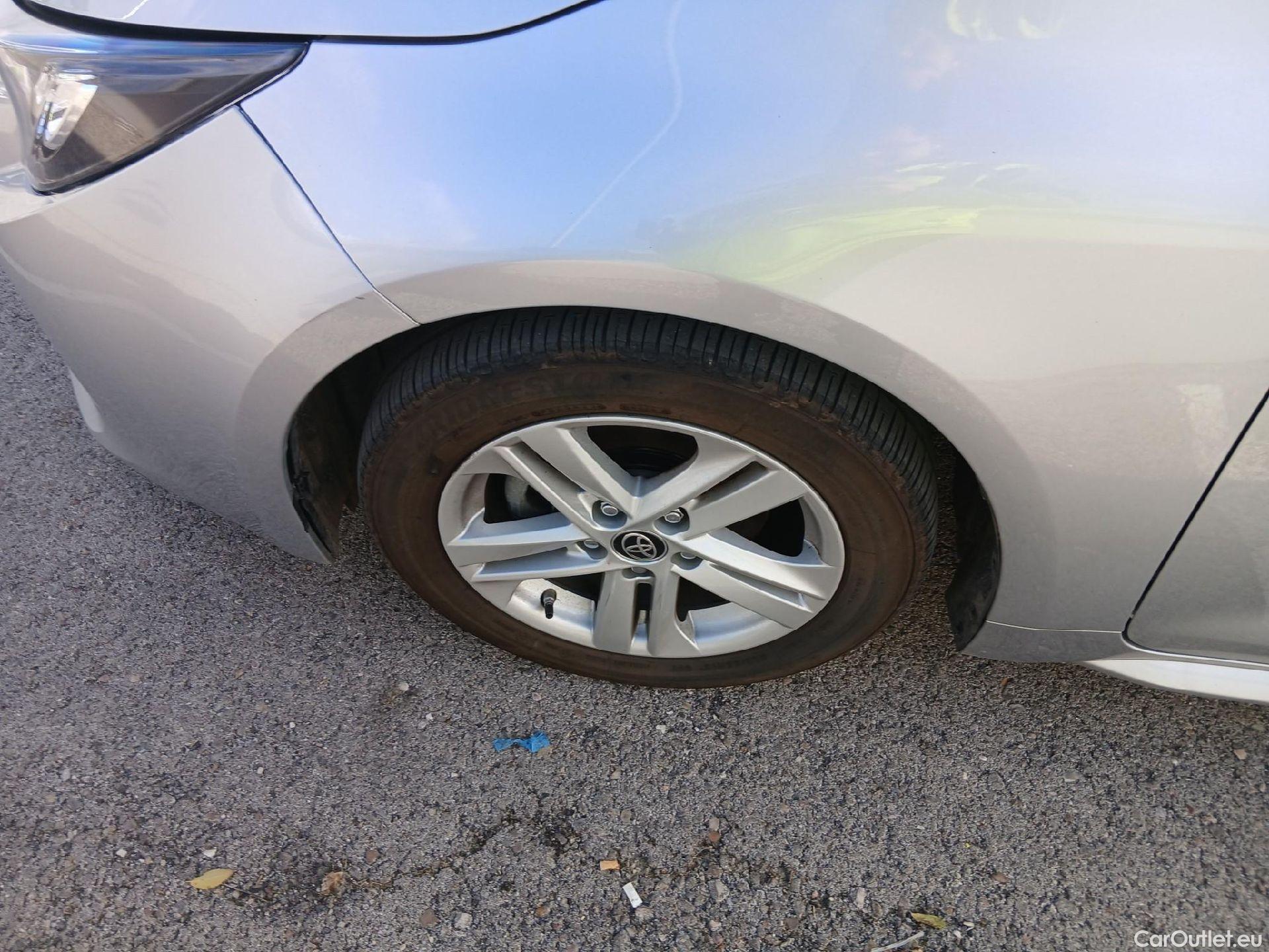  Toyota  Corolla TOYOTA  / 2019 / 5P / familiar 1.8 125H ACTIVE TECH E-CVT TOU SPORT #2