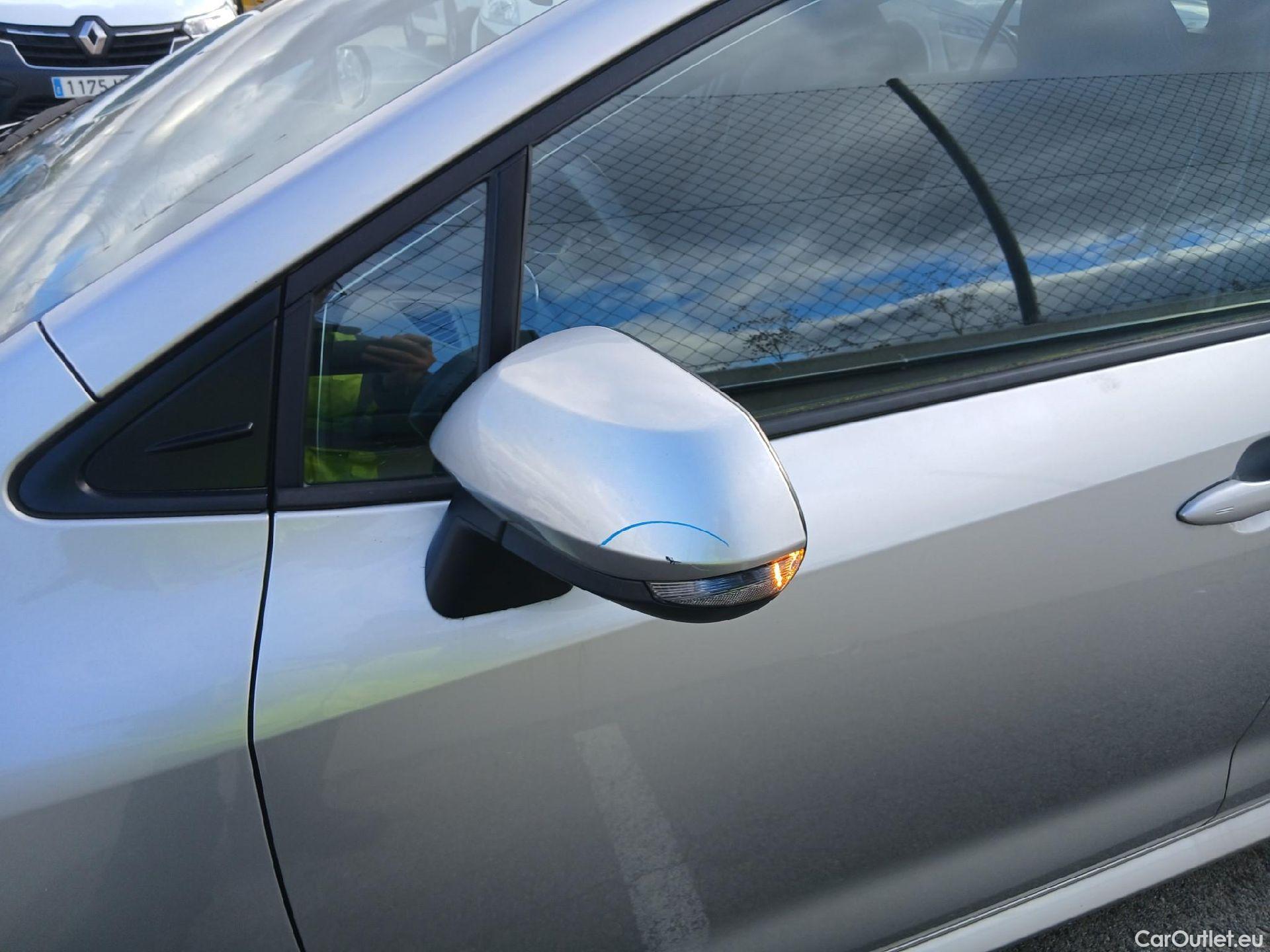  Toyota  Corolla TOYOTA  / 2019 / 5P / familiar 1.8 125H ACTIVE TECH E-CVT TOU SPORT #14