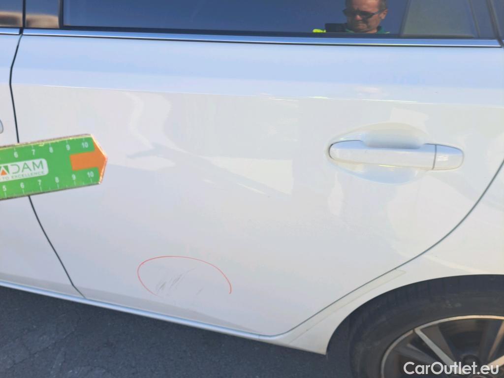  Toyota  Auris TOYOTA  5p 2G berlina con portón 1.8 140H Hybrid Feel! Edition #24