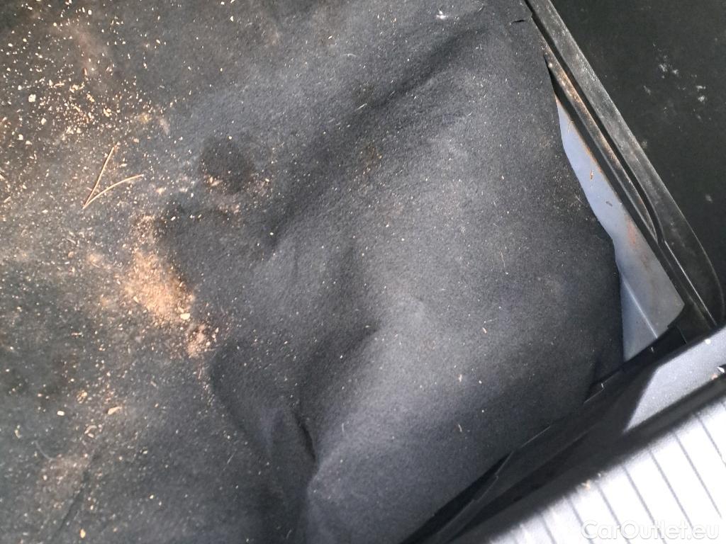  Renault  Captur RENAULT  / 2020 / 5P / todoterreno Intens TCe 90 #4