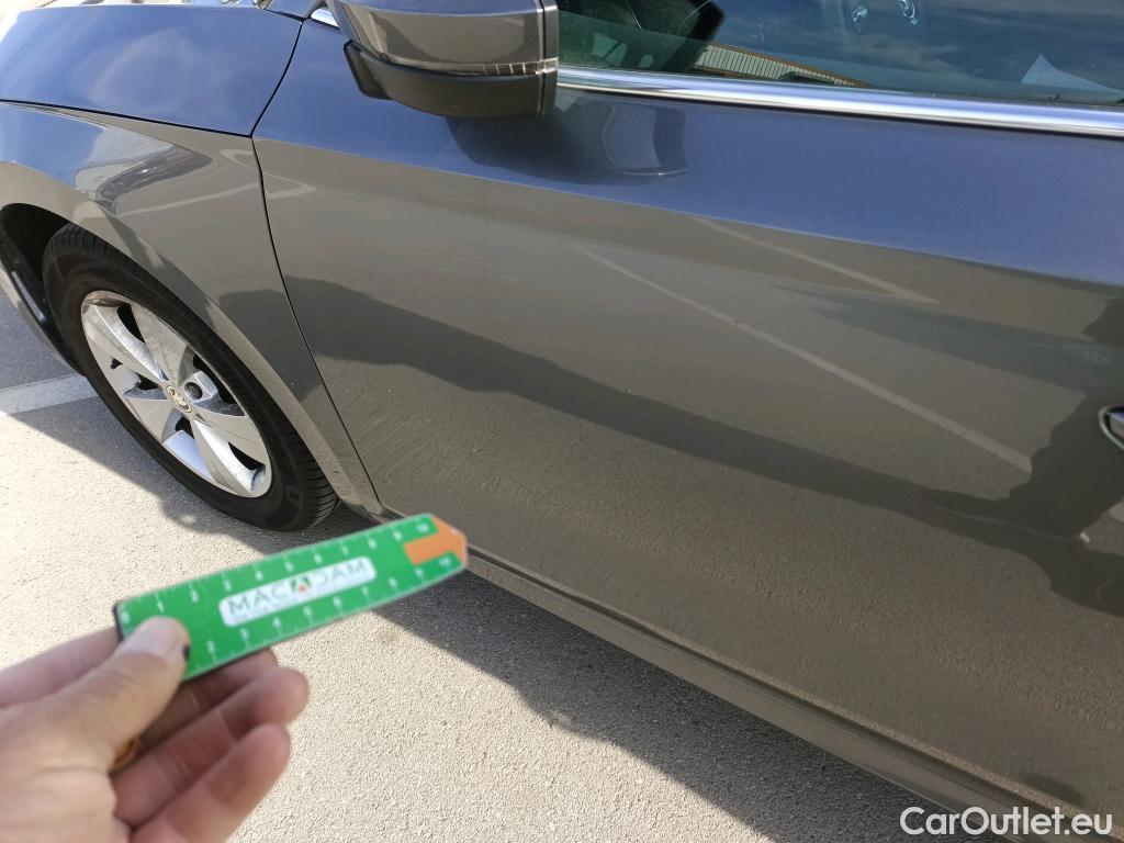  Skoda  Octavia SKODA  / 2020 / 5P / familiar Combi 2.0 TDI 85kW(115CV) DSG Ambition #27