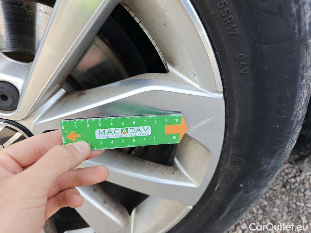  Volkswagen  T-ROC  Life 2.0 TDI 115CV MT6 E6d #36