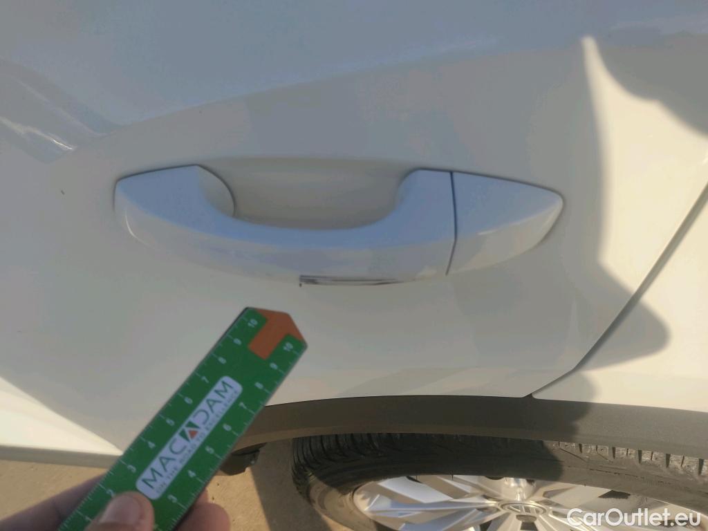  Volkswagen  T-ROC VOLKSWAGEN  / 2017 / 5P / todoterreno Advance 1.0 TSI 85kW (115CV) #6