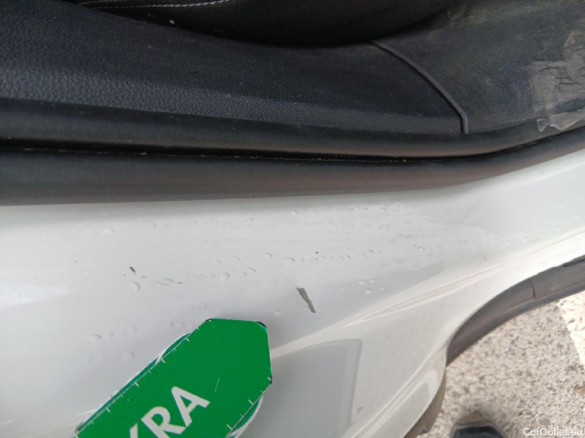  Volkswagen  T-CROSS VOLKSWAGEN  / 2018 / 5P / todoterreno Advance 1.0 TSI 81kW (110CV) DSG (AC3) #9