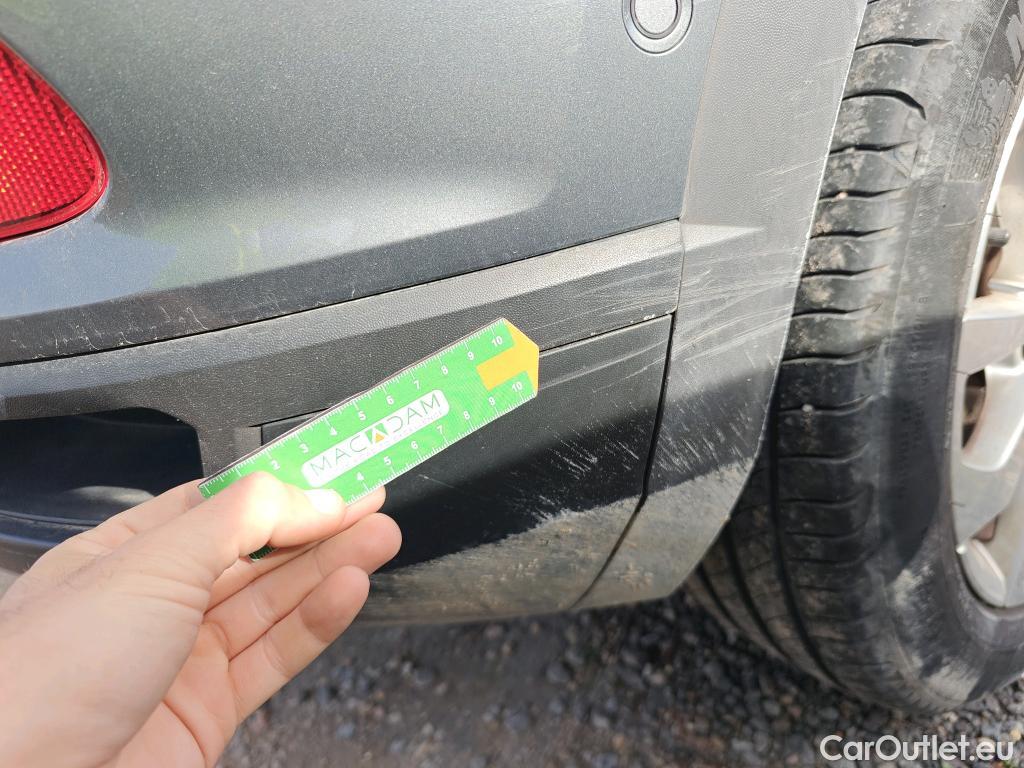  Volkswagen  T-ROC  Life 2.0 TDI 115CV MT6 E6d #30