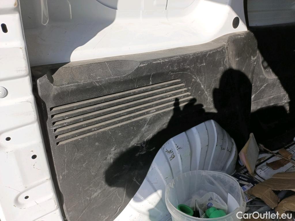  Citroen  Berlingo CITROEN  / 2018 / 4P / furgón derivado de turismo Talla M BlueHDi 100 #39