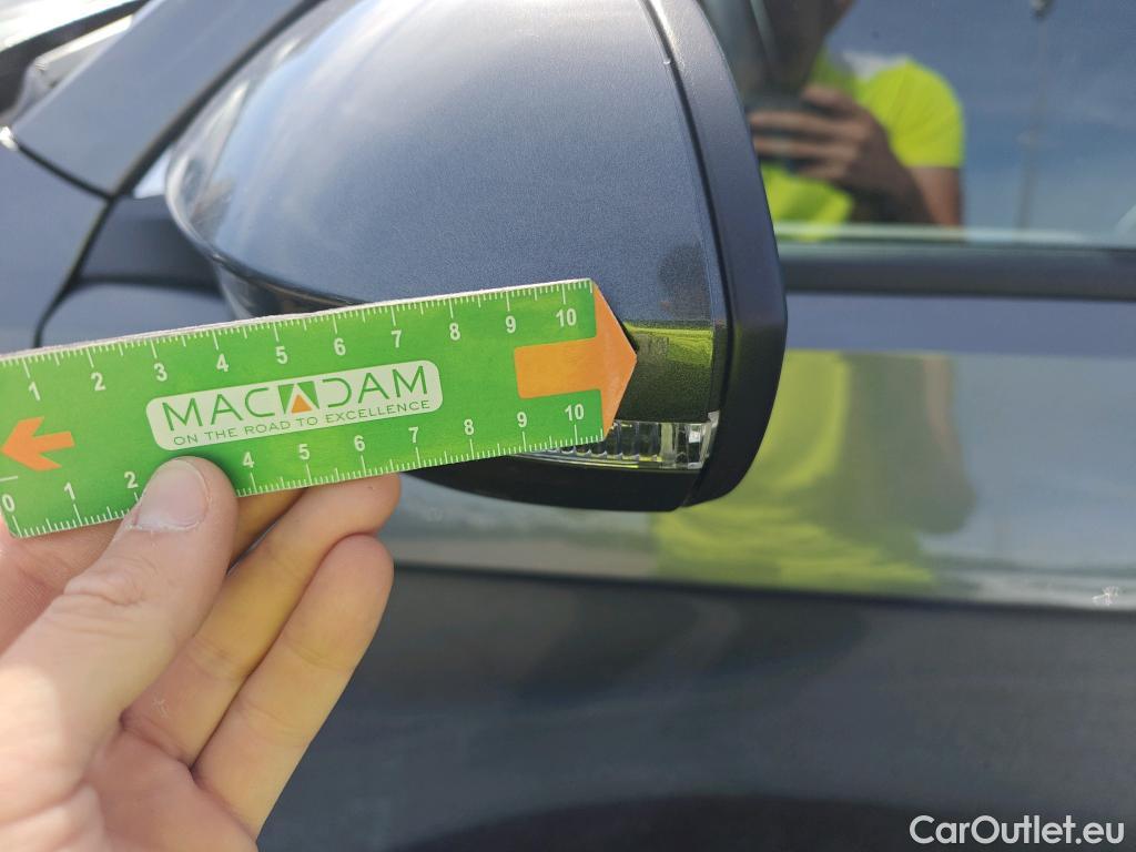  Volkswagen  T-ROC  Life 2.0 TDI 115CV MT6 E6d #42