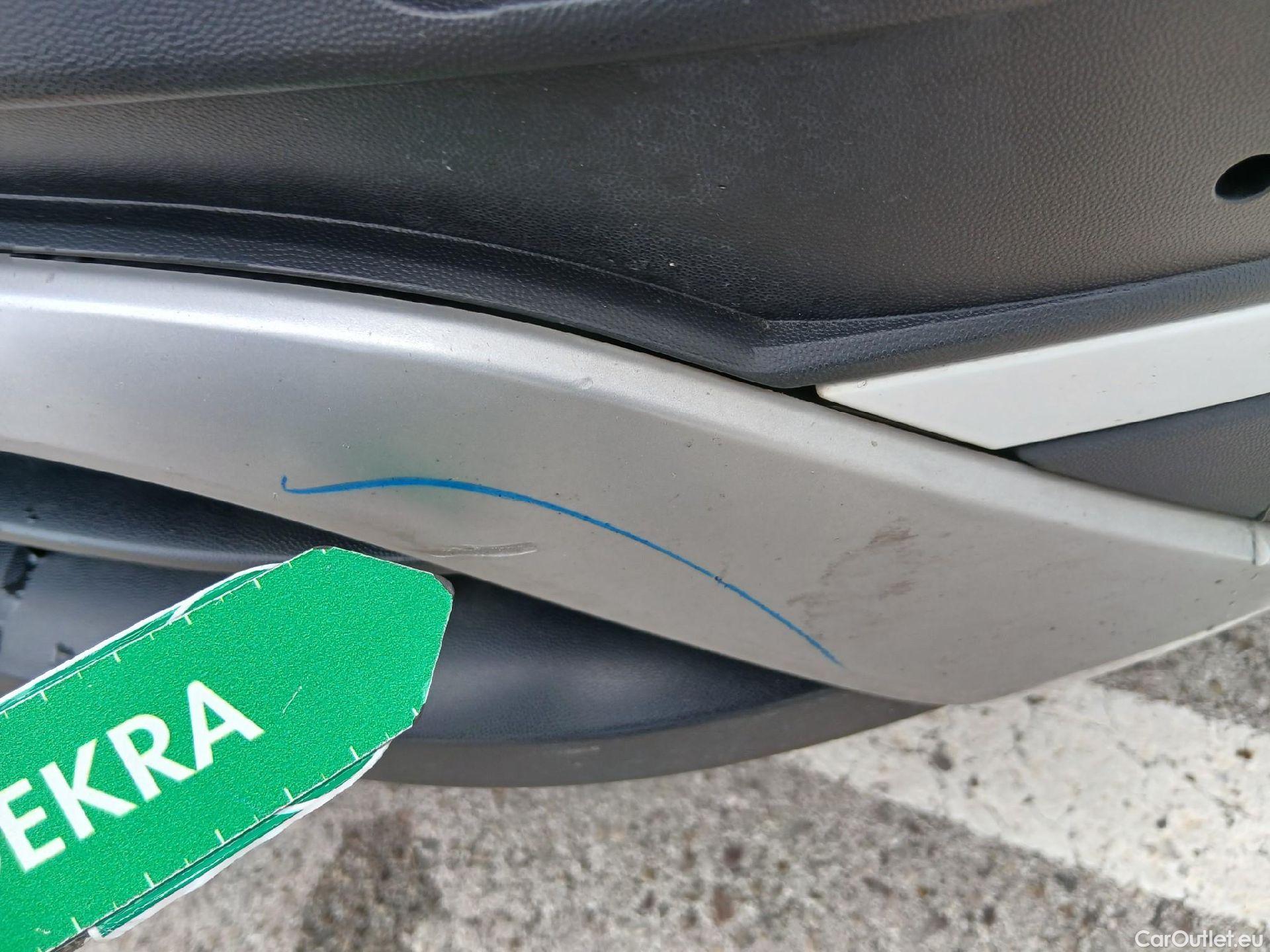  Volkswagen  T-CROSS VOLKSWAGEN  / 2018 / 5P / todoterreno Advance 1.0 TSI 81kW (110CV) DSG (AC3) #16