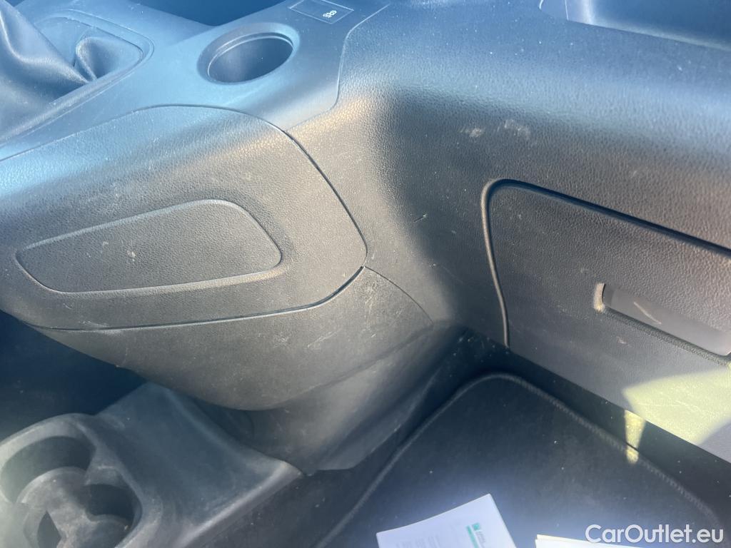  Citroen  Berlingo CITROEN  / 2018 / 4P / combi Talla M BlueHDi 100 LIVE (AC) #31