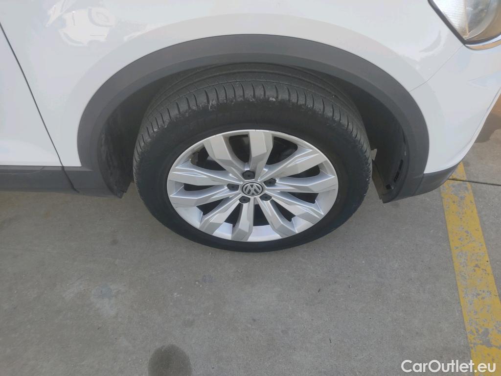  Volkswagen  T-ROC VOLKSWAGEN  / 2017 / 5P / todoterreno Advance 1.0 TSI 85kW (115CV) #1