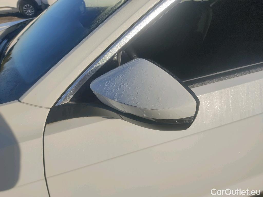  Volkswagen  T-ROC VOLKSWAGEN  / 2017 / 5P / todoterreno Advance 1.0 TSI 85kW (115CV) #7