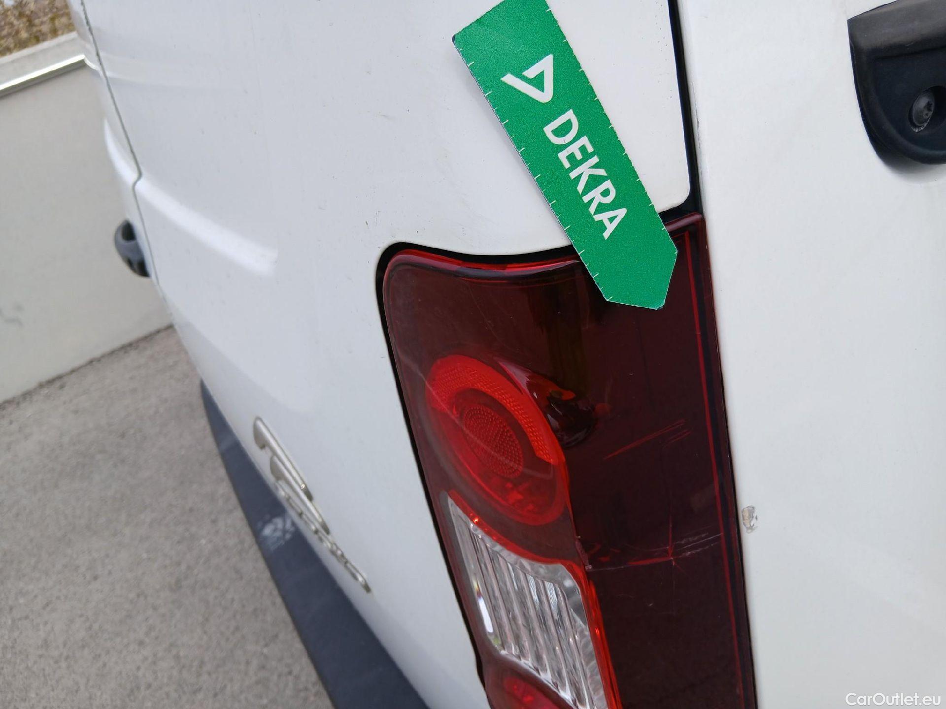  Citroen  Berlingo CITROEN  / 2015 / 3P / furgón derivado de turismo BlueHDi 74KW (100CV) #24