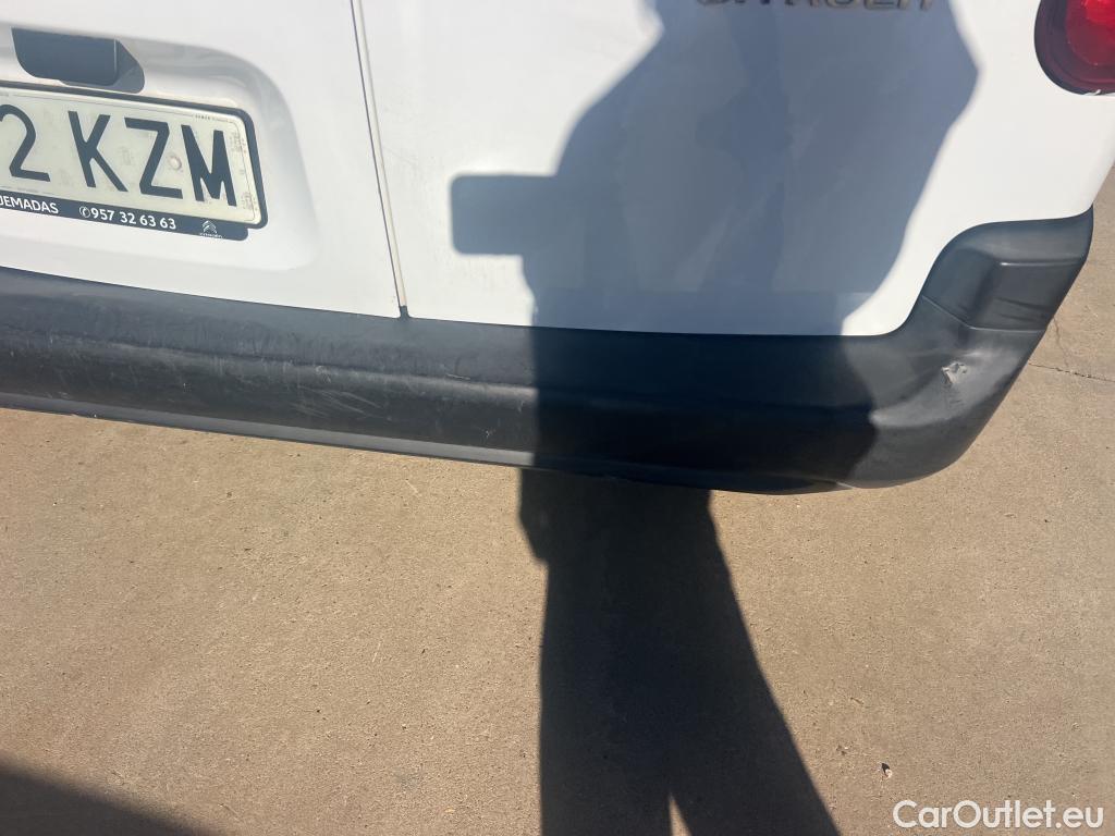  Citroen  Berlingo CITROEN  / 2018 / 4P / combi Talla M BlueHDi 100 LIVE (AC) #18