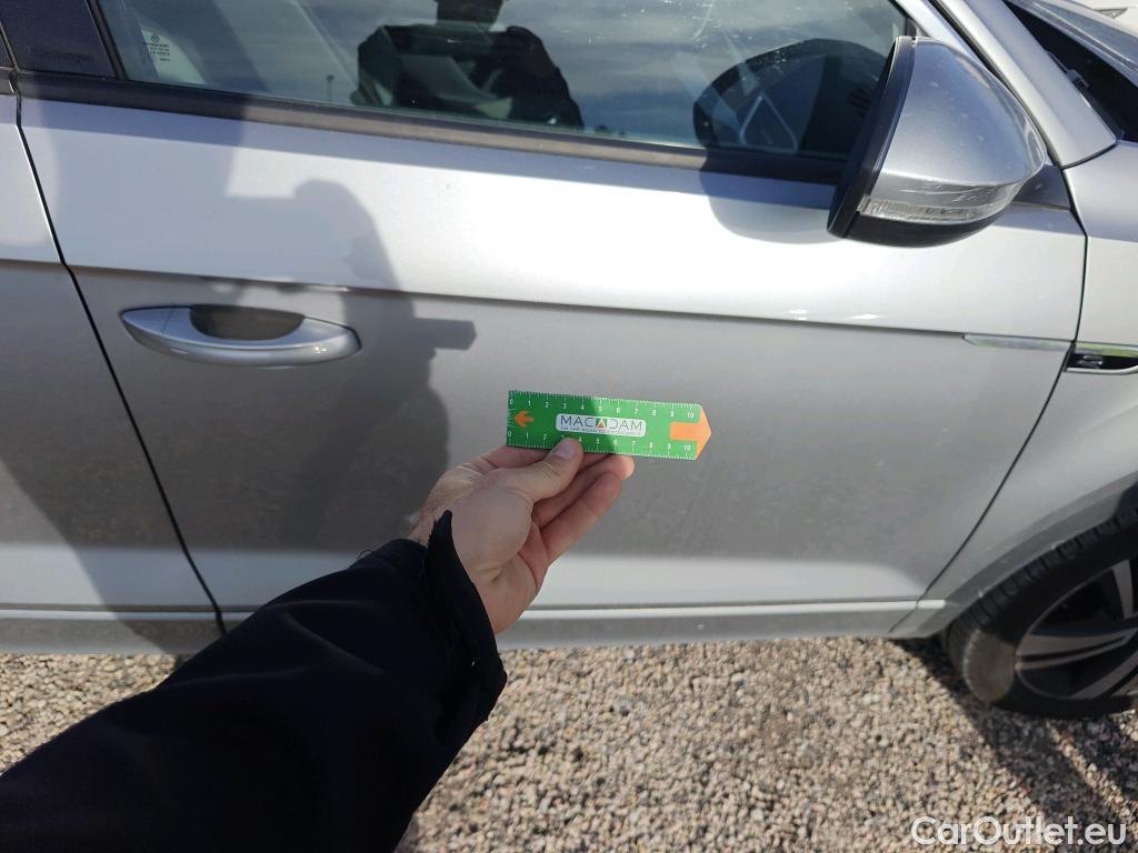  Volkswagen  T-ROC VOLKSWAGEN  / 2021 / 5P / todoterreno R-Line 1.5 TSI 110kW (150CV) #9