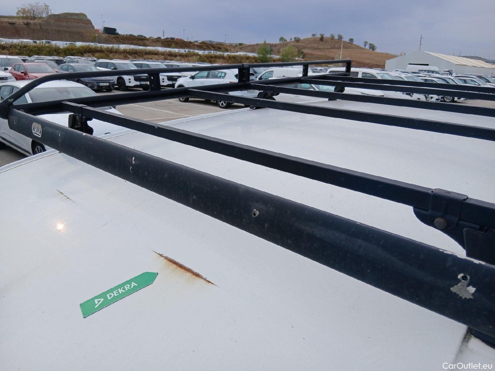  Citroen  Berlingo CITROEN  / 2015 / 3P / furgón derivado de turismo BlueHDi 74KW (100CV) #17