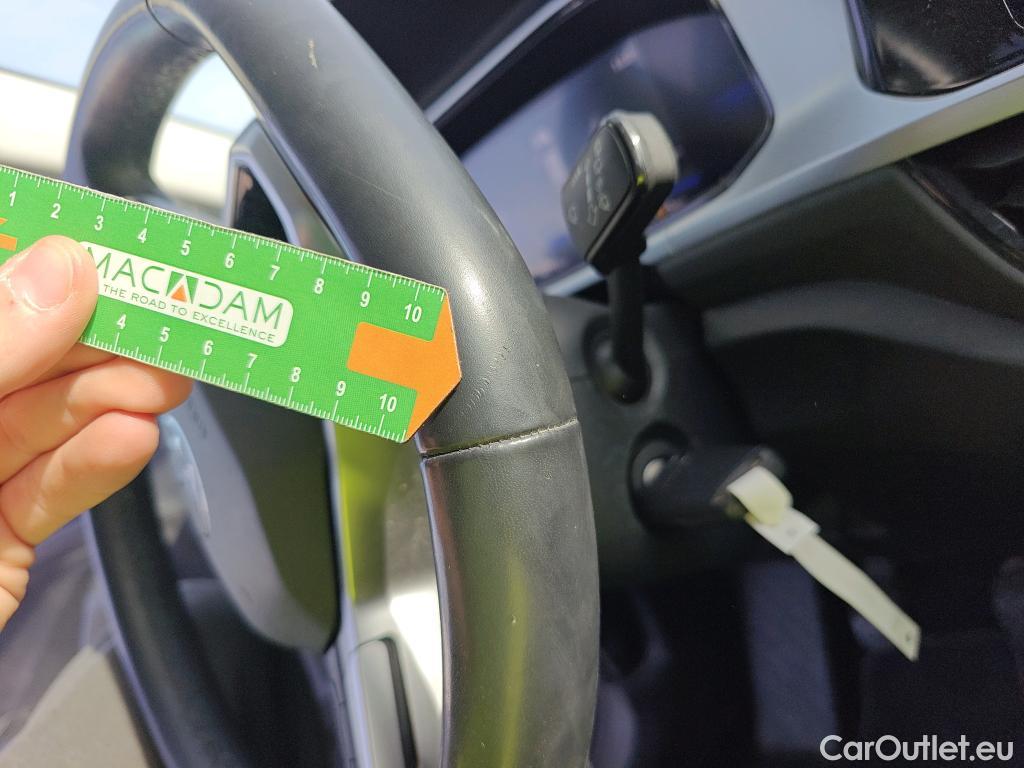  Volkswagen  T-ROC  Life 2.0 TDI 115CV MT6 E6d #21