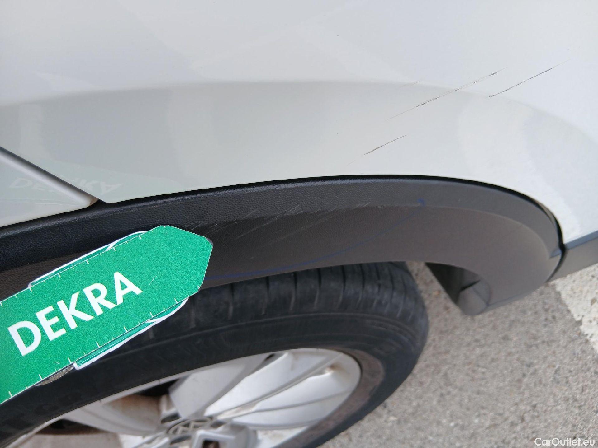  Volkswagen  T-CROSS VOLKSWAGEN  / 2018 / 5P / todoterreno Advance 1.0 TSI 81kW (110CV) DSG (AC3) #30