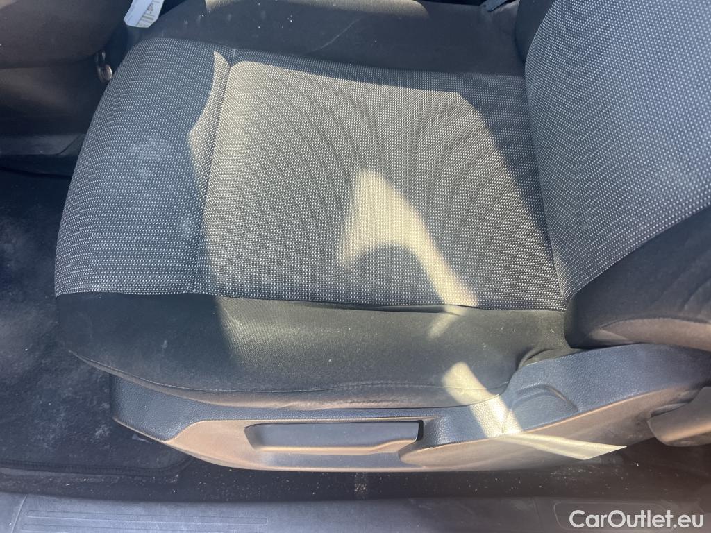  Citroen  Berlingo CITROEN  / 2018 / 4P / combi Talla M BlueHDi 100 LIVE (AC) #35