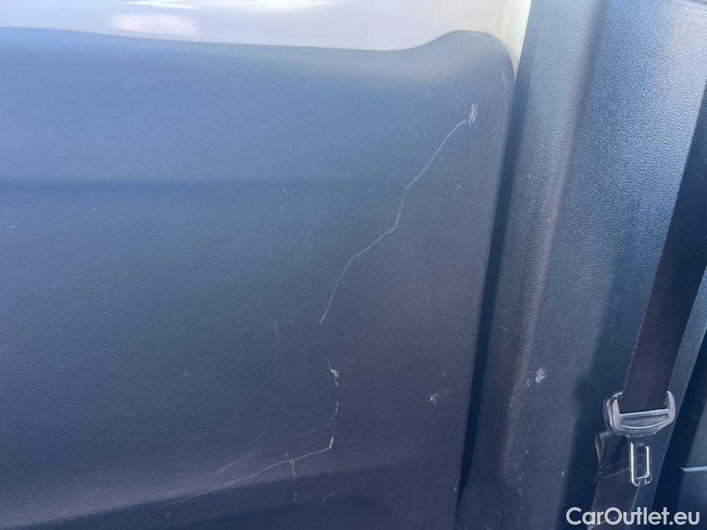  Citroen  Berlingo CITROEN  / 2018 / 4P / combi Talla M BlueHDi 100 LIVE (AC) #23