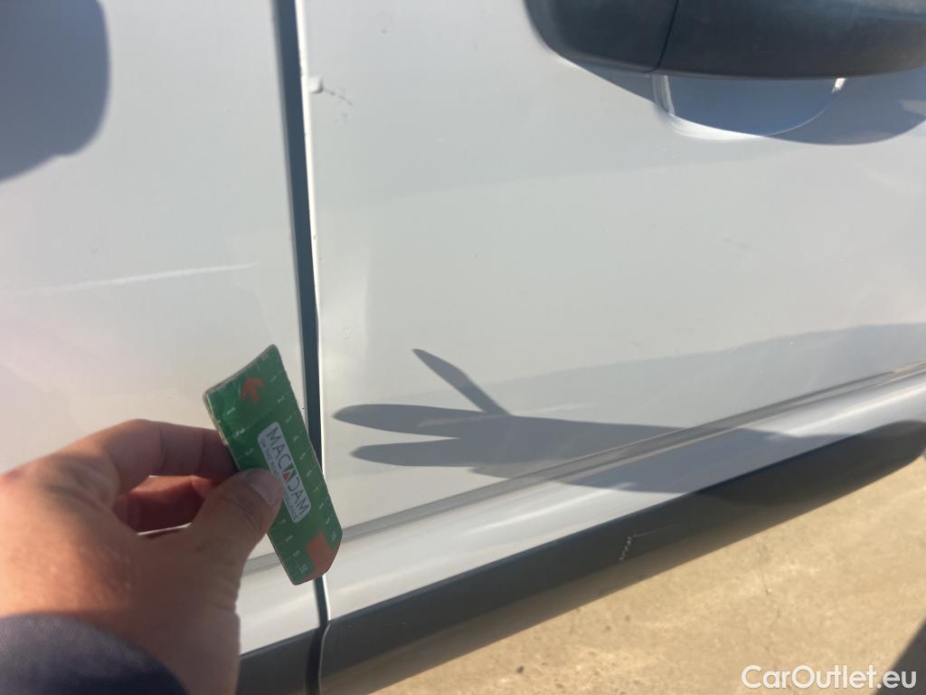  Citroen  Berlingo CITROEN  / 2018 / 4P / combi Talla M BlueHDi 100 LIVE (AC) #11