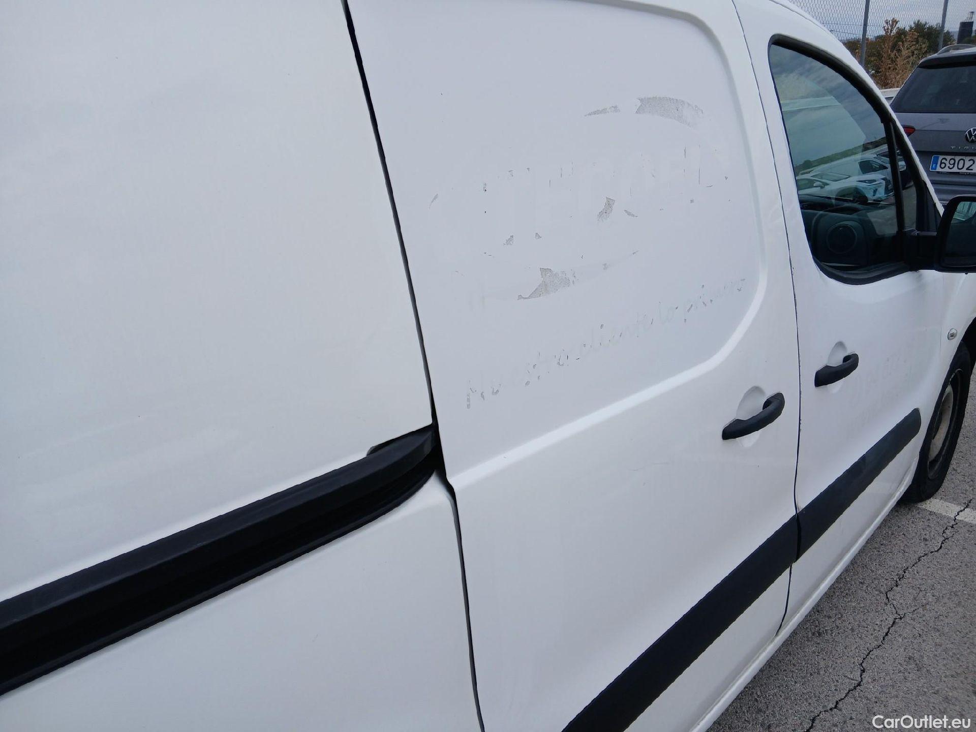  Citroen  Berlingo CITROEN  / 2015 / 3P / furgón derivado de turismo BlueHDi 74KW (100CV) #30