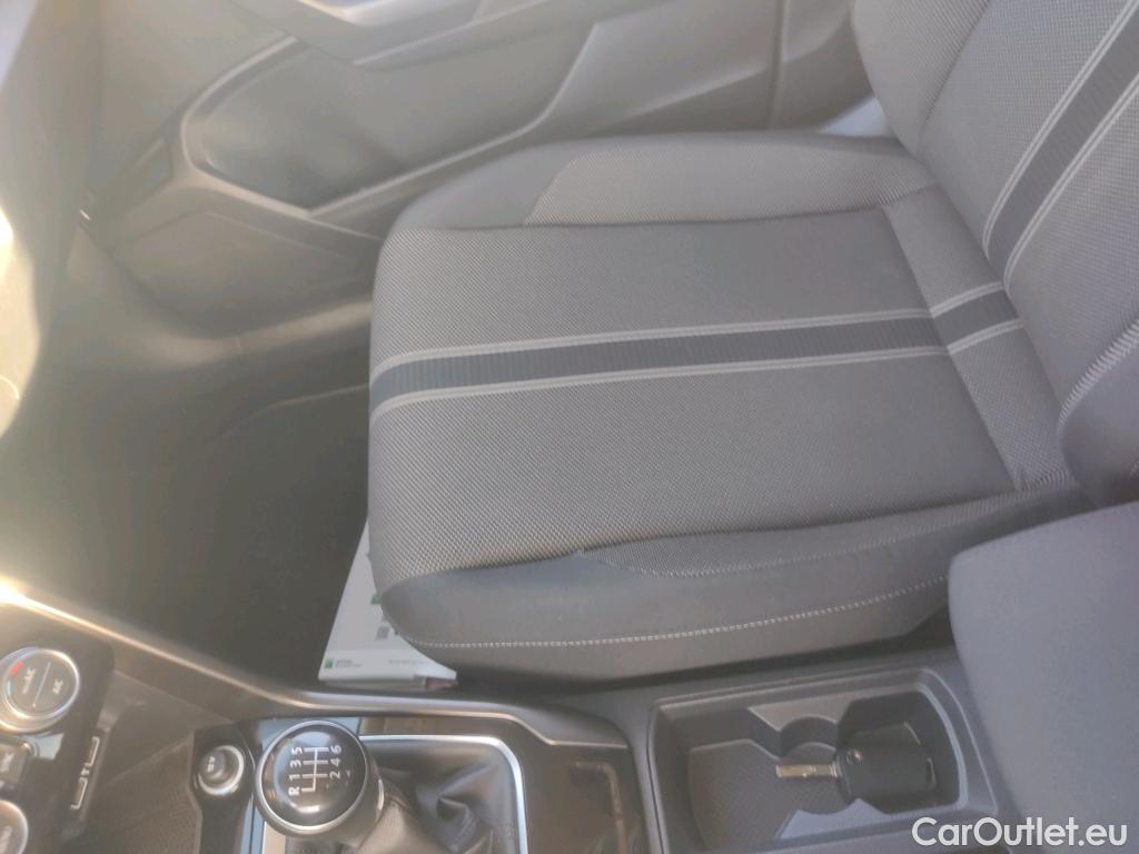  Volkswagen  T-ROC VOLKSWAGEN  / 2017 / 5P / todoterreno Advance 1.0 TSI 85kW (115CV) #10