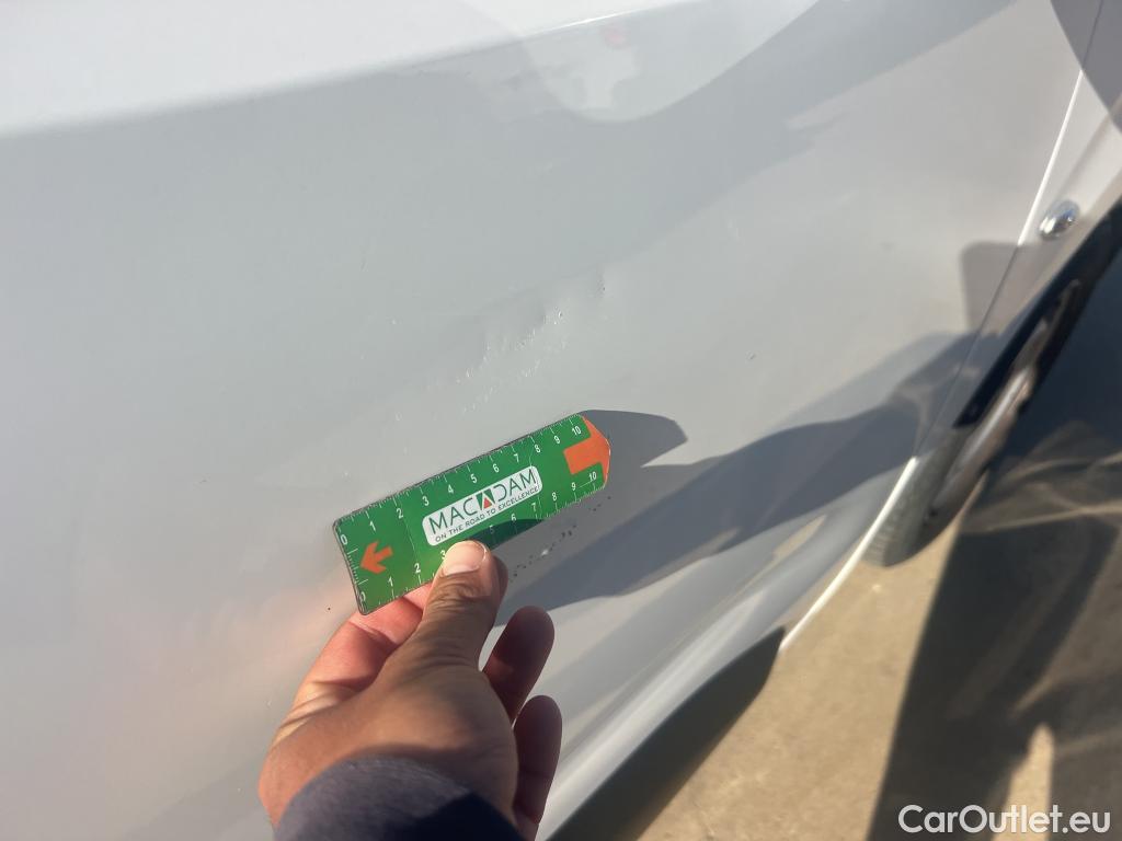  Citroen  Berlingo CITROEN  / 2018 / 4P / combi Talla M BlueHDi 100 LIVE (AC) #12