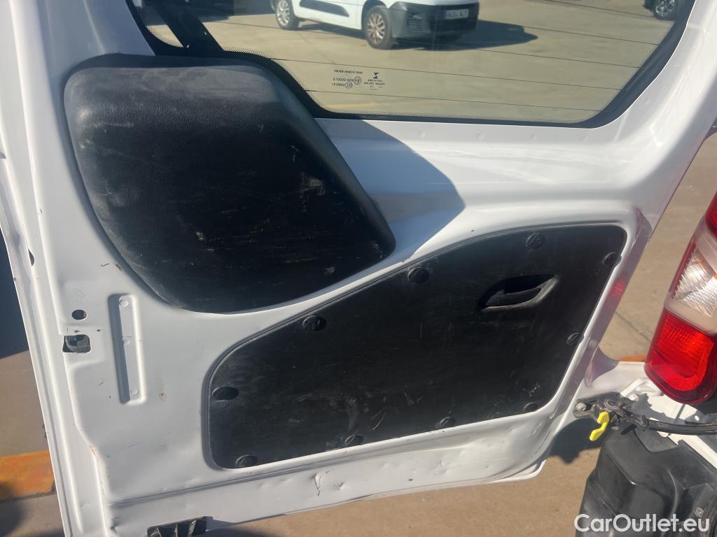  Citroen  Berlingo CITROEN  / 2018 / 4P / combi Talla M BlueHDi 100 LIVE (AC) #28