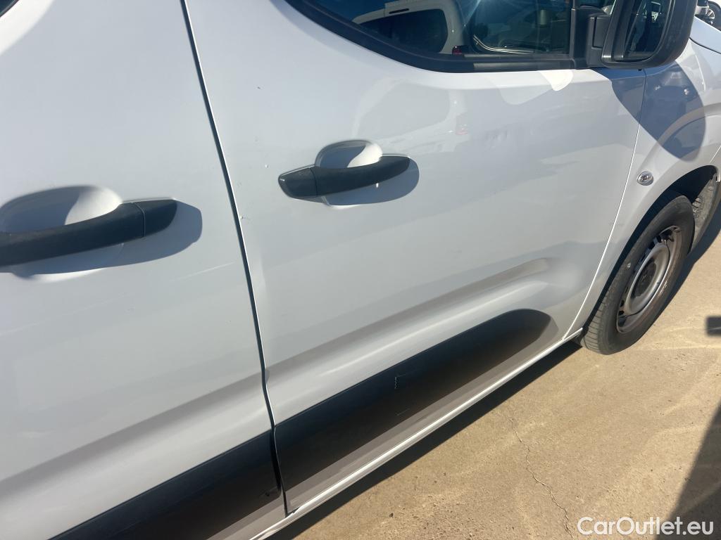  Citroen  Berlingo CITROEN  / 2018 / 4P / combi Talla M BlueHDi 100 LIVE (AC) #10