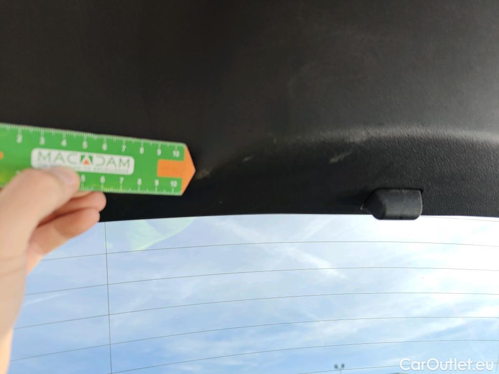  Volkswagen  T-ROC  Life 2.0 TDI 115CV MT6 E6d #15