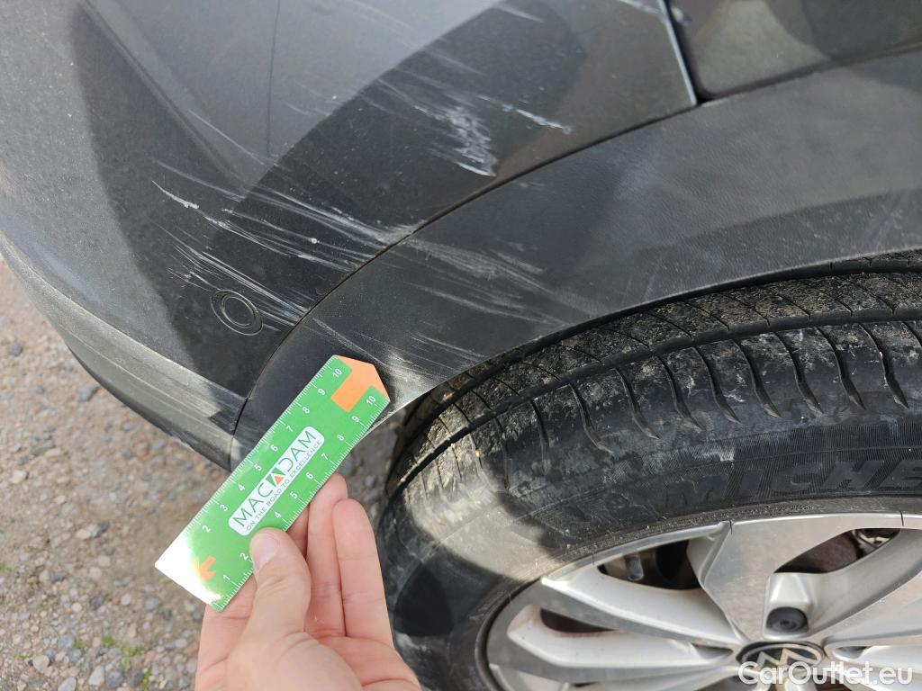  Volkswagen  T-ROC  Life 2.0 TDI 115CV MT6 E6d #32